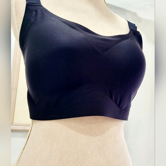 NWOT Womens Wireless Bras - Picture 1 of 9